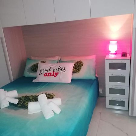 Fiumicino Aeroporto Casa Vacanze Orchidea Bagian luar foto